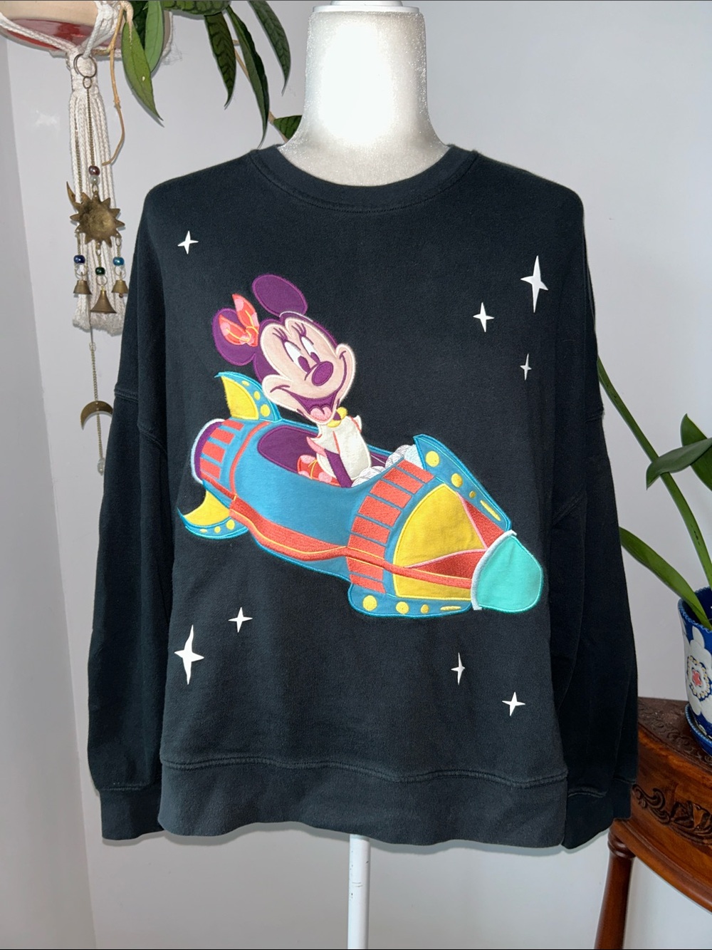 Walt Disney World Parks Minnie Mouse Rocket Ship Black Jersey Pullover Large